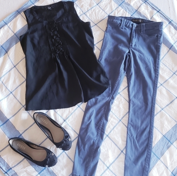 🪴BOGO FREE🪴 NWOT Abercrombie Skinny Sateen Pant Size 25 - Picture 1 of 4